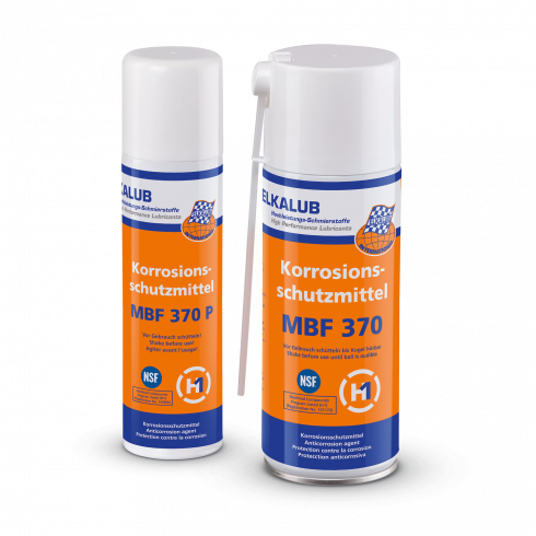 Zwei Spraydosen ELKALUB MBF 370 P Korrosions­schutz­mittel. Links steht eine 300-ml-Dose, rechts daben eine 400-ml-Dose mit Dosierkanyle.